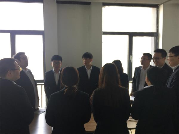 九游老哥J9俱乐部电商沈阳分公司员工共同喊出“九游老哥J9俱乐部+”企业精神.jpg 九游老哥J9俱乐部电商沈阳分公司员工共同喊出“九游老哥J9俱乐部+”企业精神.jpg