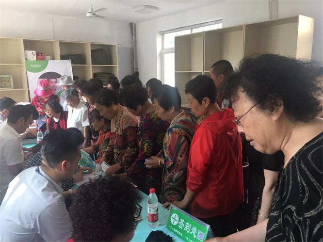口腔义诊进社区，牙齿健康零距离